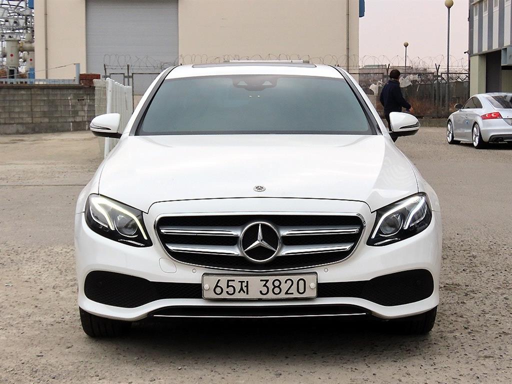 ���� EŬ����(5����) E220d 4��ƽ �ƹ氡����