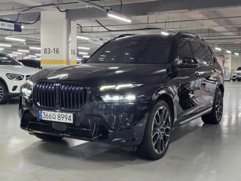 BMW X7 40i xDrive M������ ��