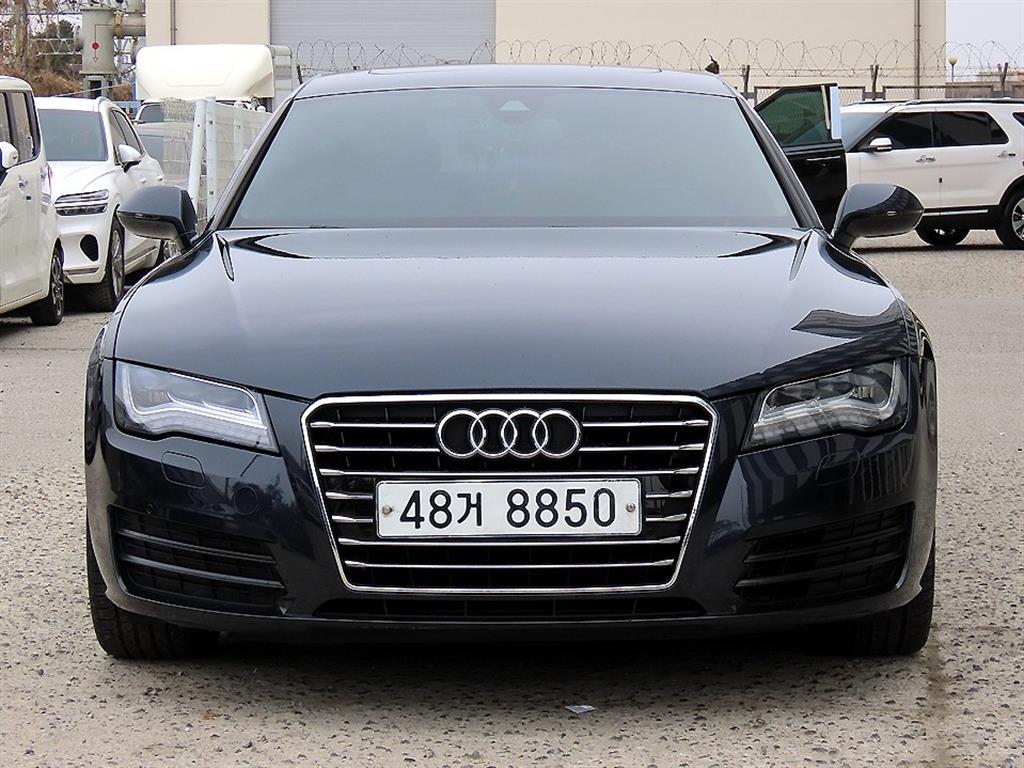 �ƿ�� A7 3.0 TFSI ��Ʈ�� ���̳���
