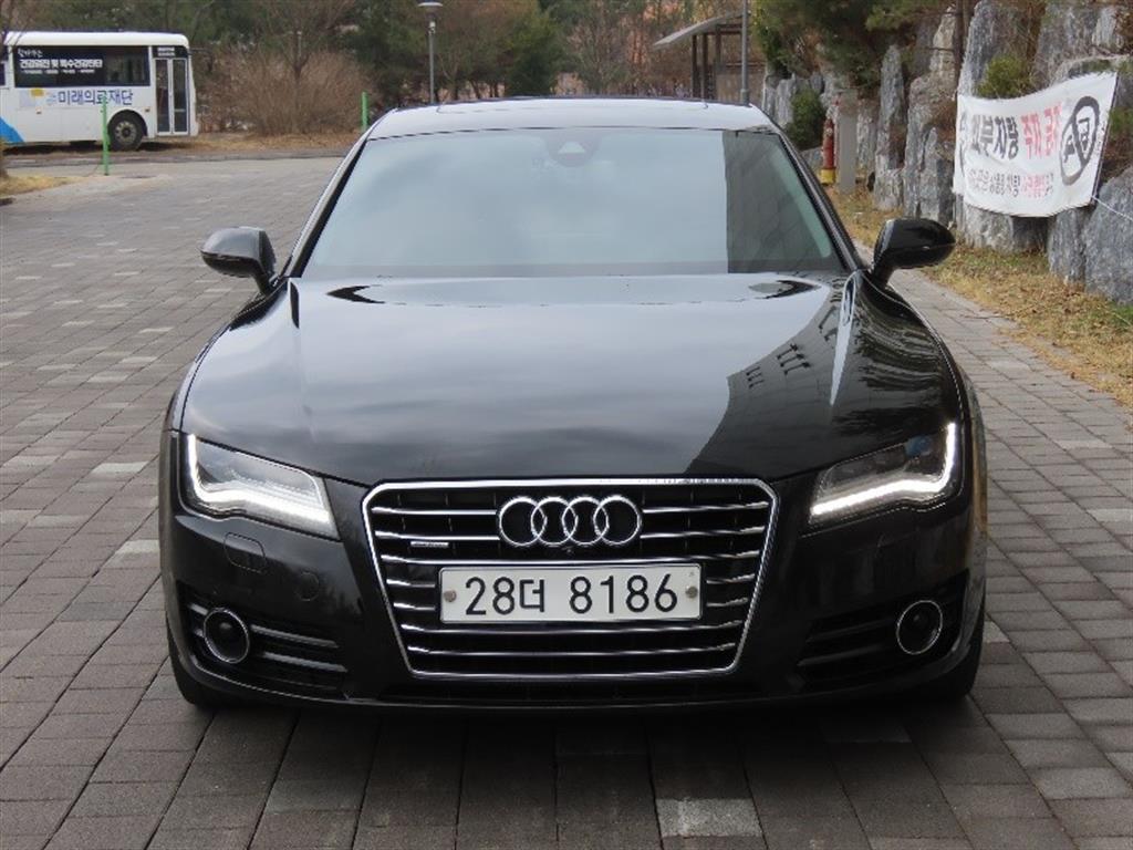 �ƿ�� A7 3.0 TFSI ��Ʈ�� ���̳���