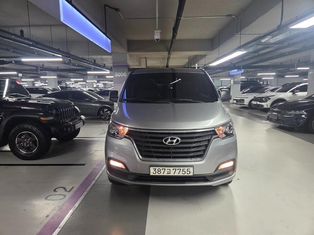 ���� �� ���׷��彺Ÿ���� 9�ν� ���� 4WD �����̾�