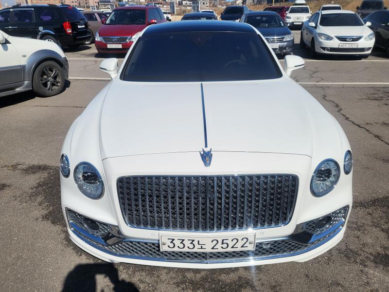 ��Ʋ�� �ö��׽���(3����) 4.0 V8 