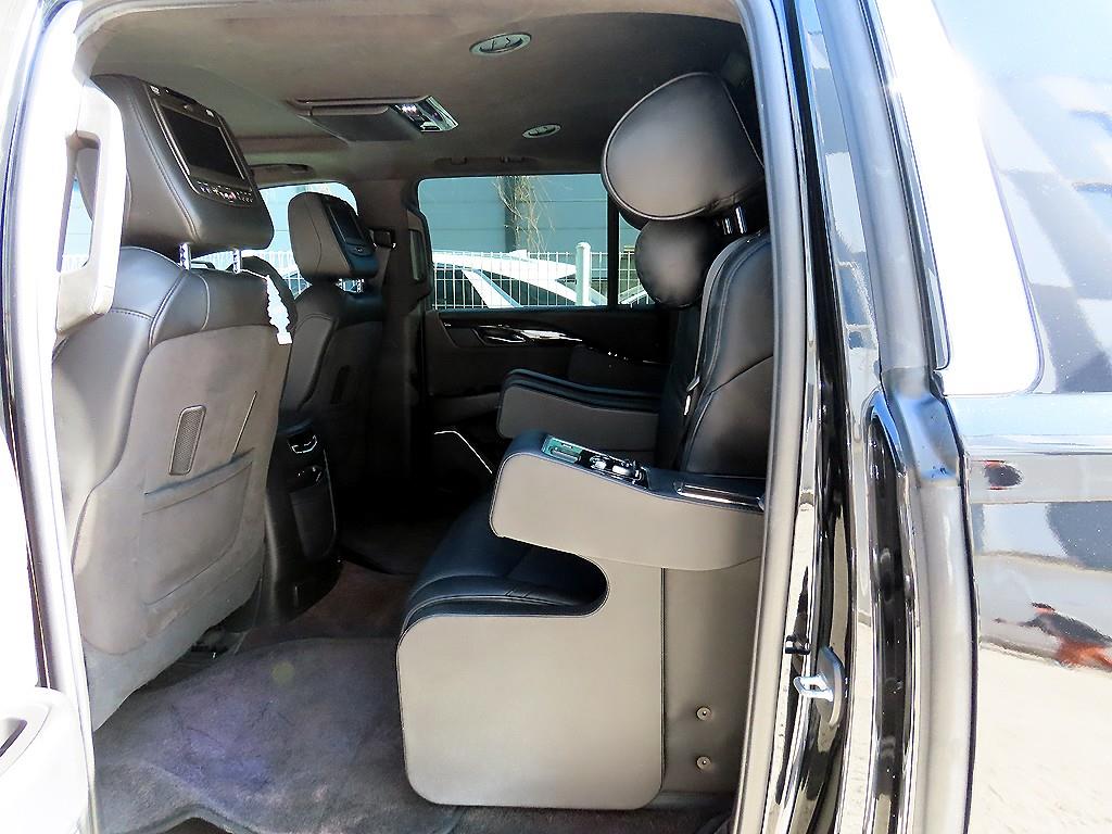 ĳ���� �����÷��̵�(4����) 6.2 V8 ESV