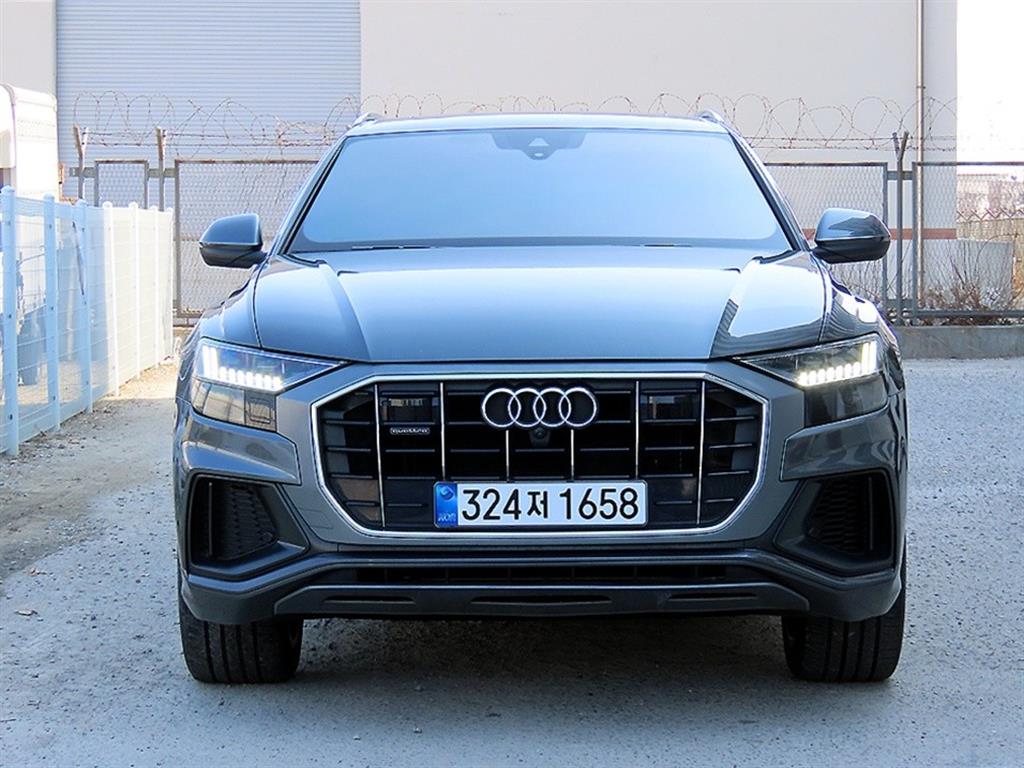 �ƿ�� Q8 50 TDI ��Ʈ�� �����̾�