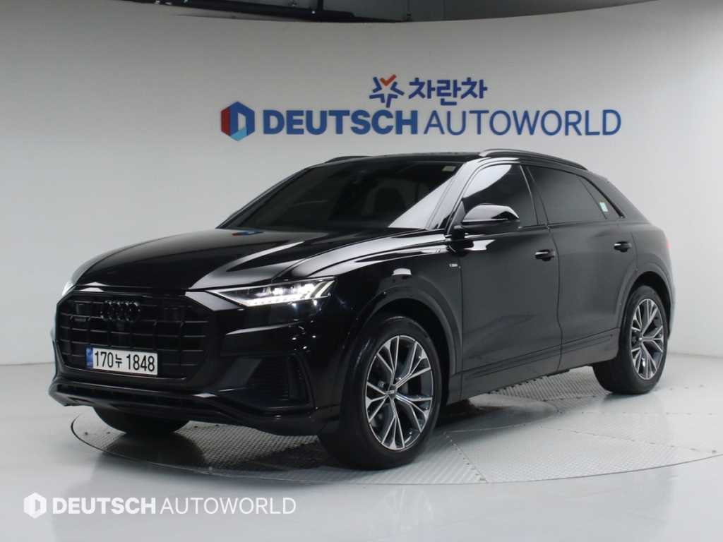 �ƿ�� Q8 55 TFSI ��Ʈ�� �����̾�