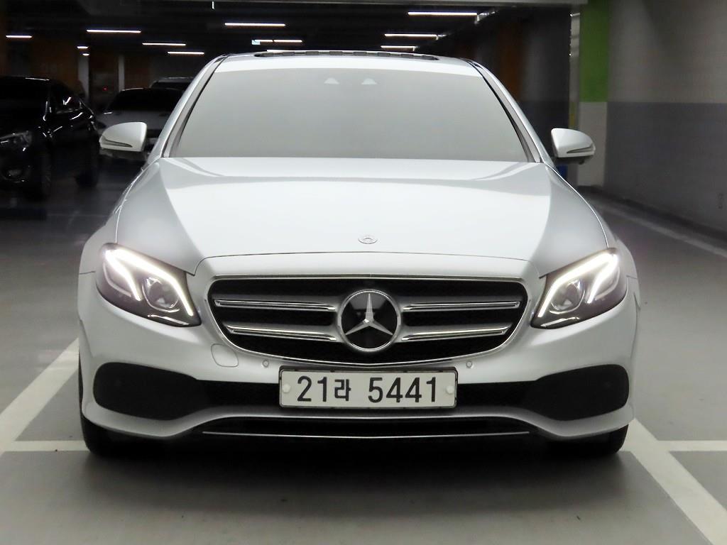 ���� EŬ����(5����) E300 �ƹ氡���� ���ڸ���Ʈ