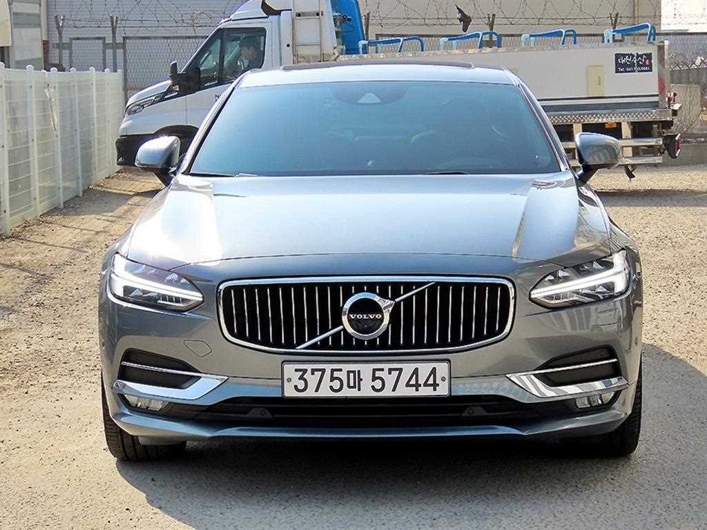���� �� �� S90 T5 �ν�ũ����