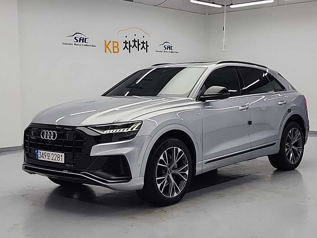 �ƿ�� Q8 55 TFSI ��Ʈ�� �����̾�