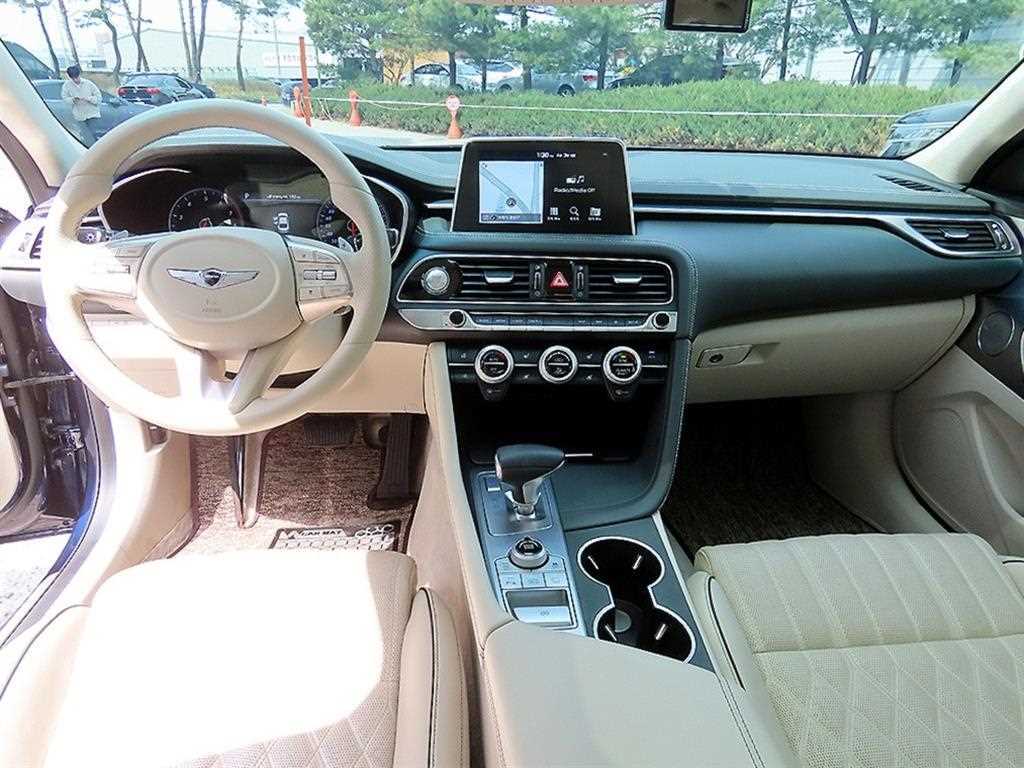 ���׽ý� G70 2.0T AWD 