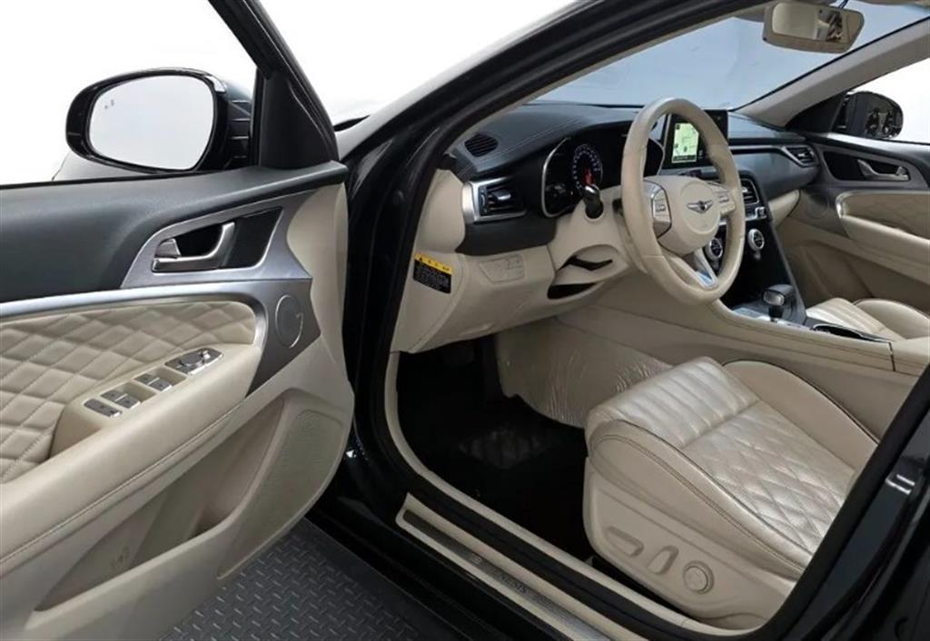 ���׽ý� G70 2.0T ������
