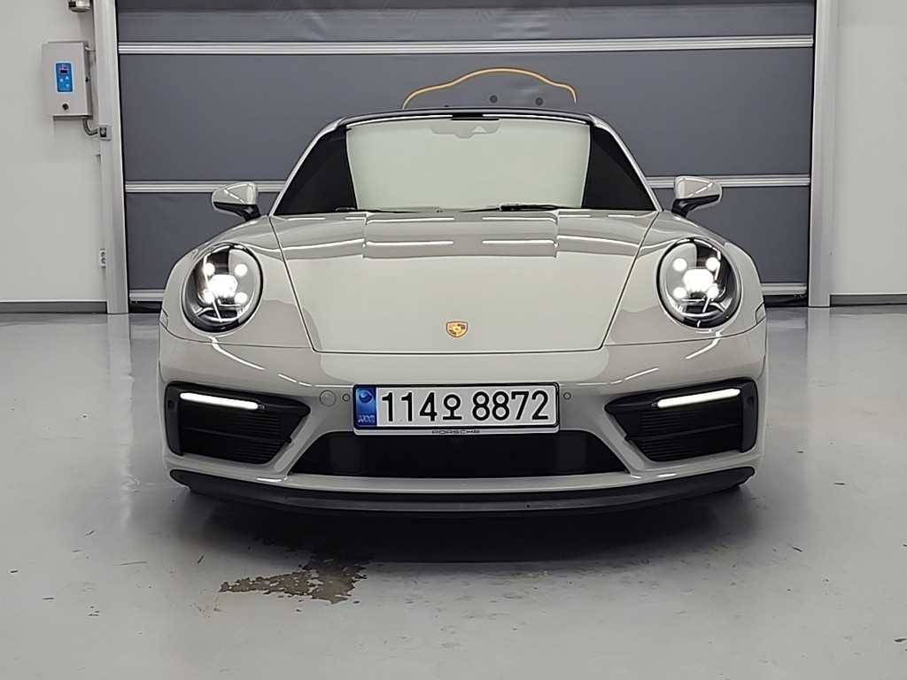 ������ 911(992) ī���� GTS