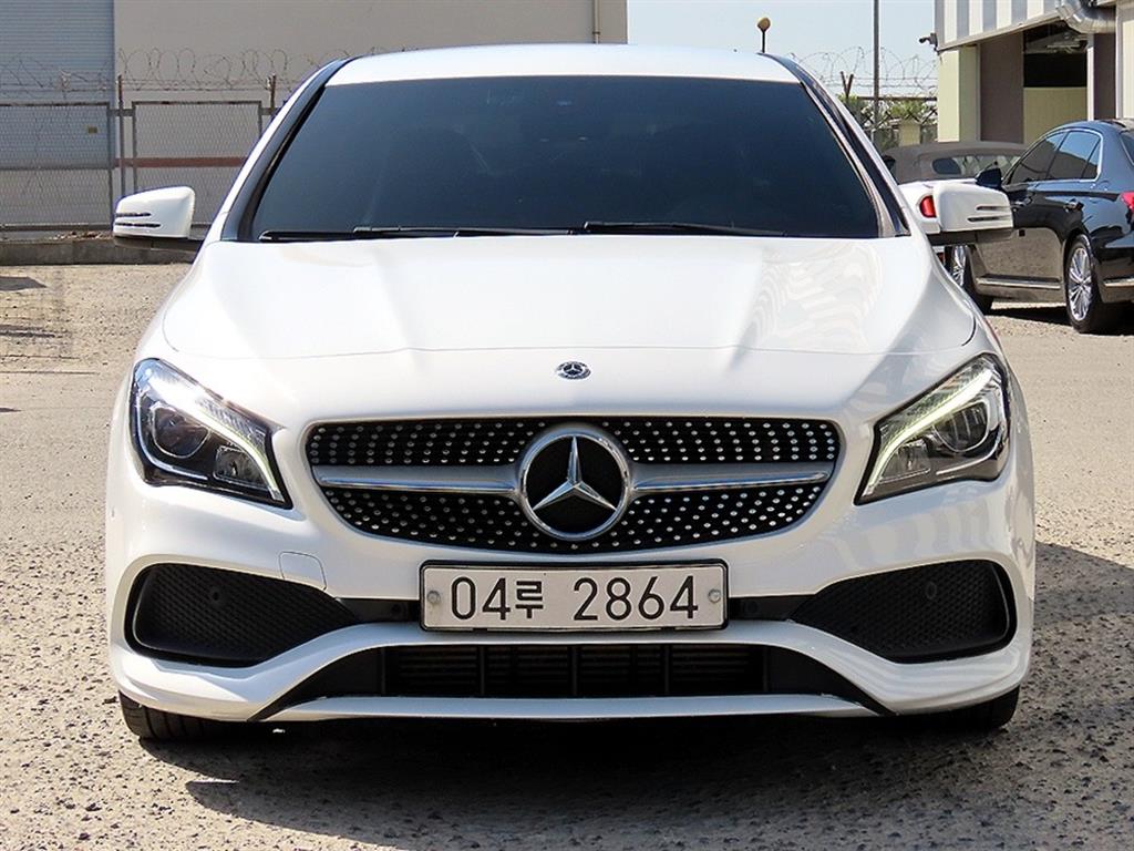 ���� CLAŬ���� CLA220 AMG ����