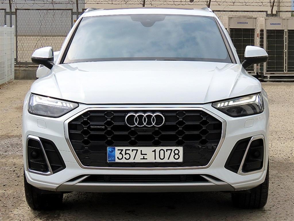 �ƿ�� Q5(2����) 45 TFSI ��Ʈ�� �����̾�