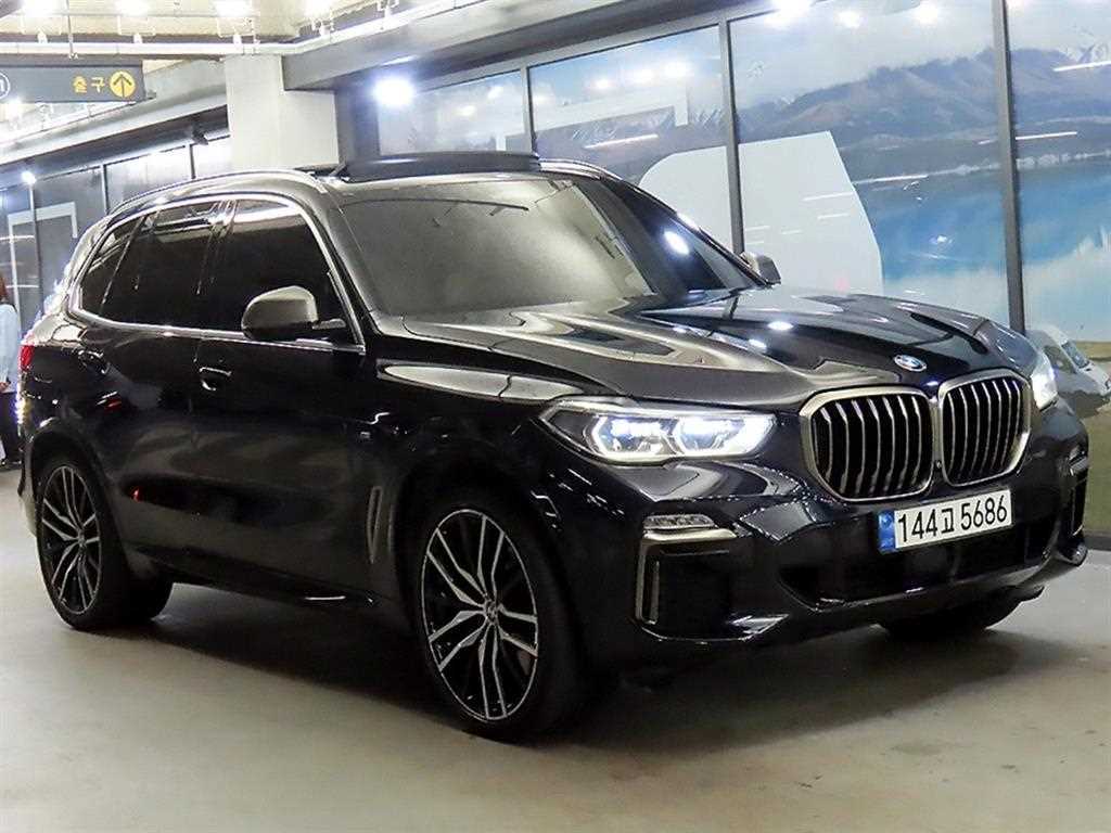 BMW X5(4����) M50i xDrive 