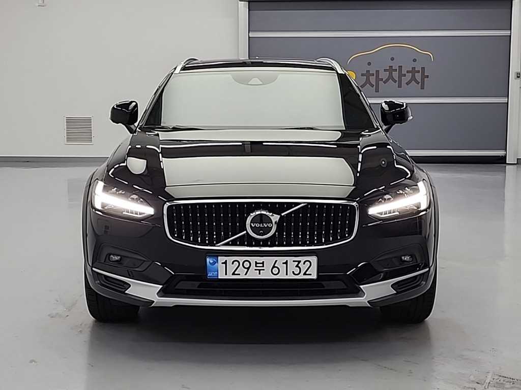 ���� V90 ũ�ν���Ʈ�� 2.0 B5 AWD ����