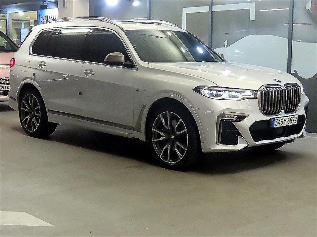 BMW X7 M50i xDrive 