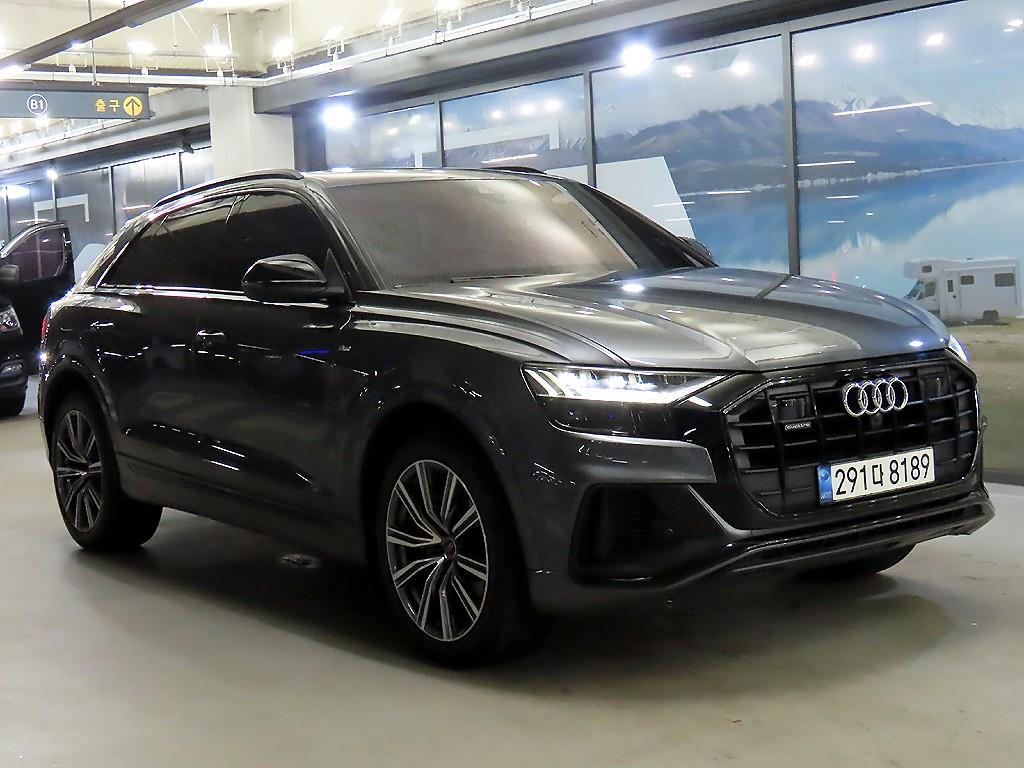 �ƿ�� Q8 55 TFSI ��Ʈ�� �����̾�