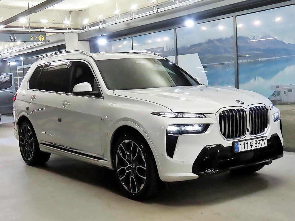BMW X7 40i xDrive M������ ��