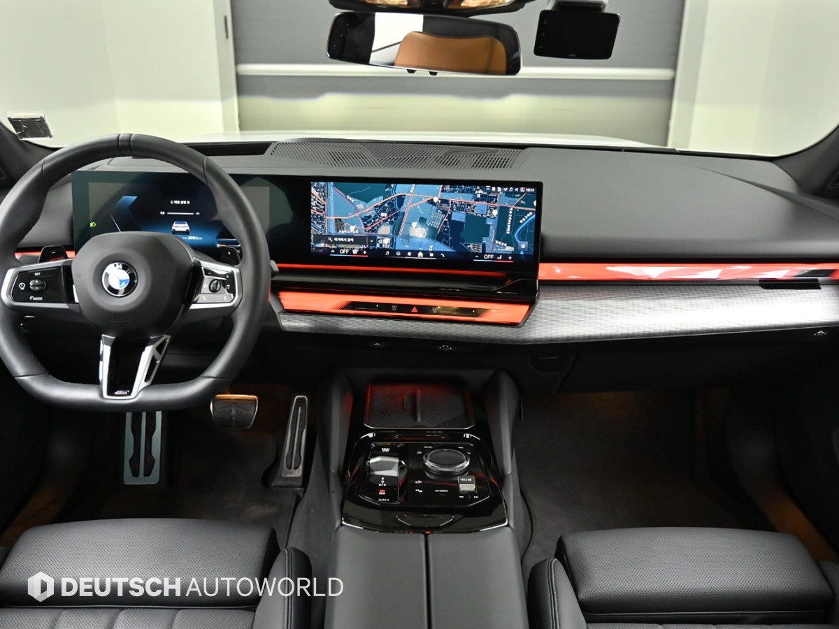BMW 5�ø���(8����) 520i M ������