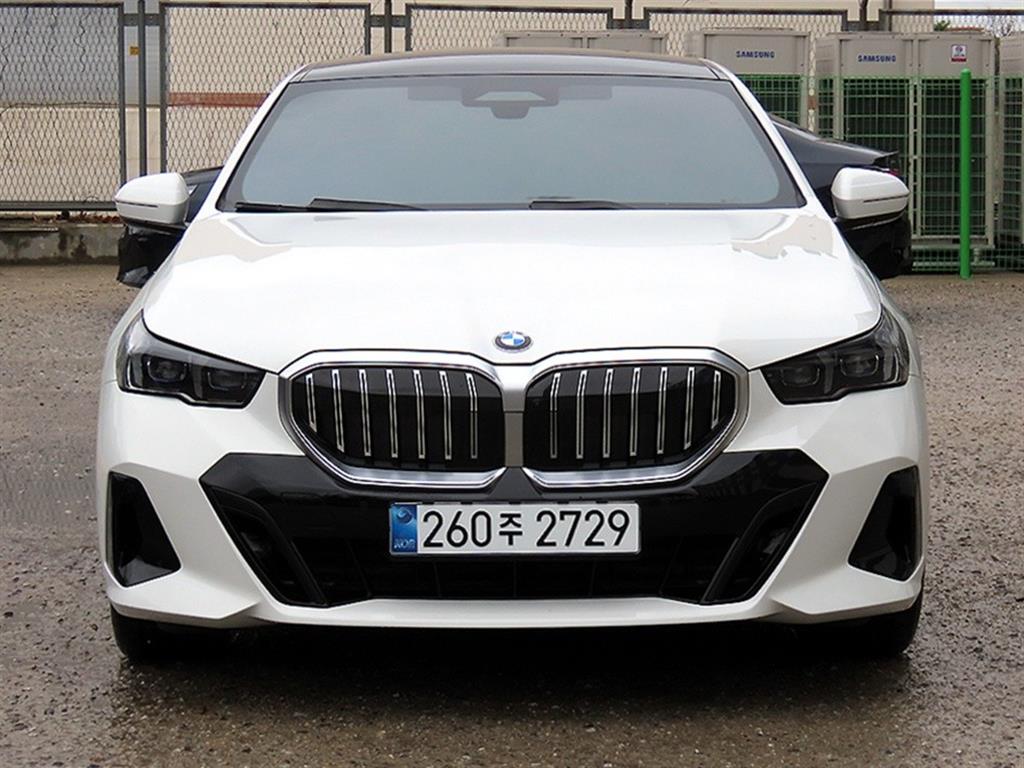 BMW 5�ø���(8����) 520i M ������