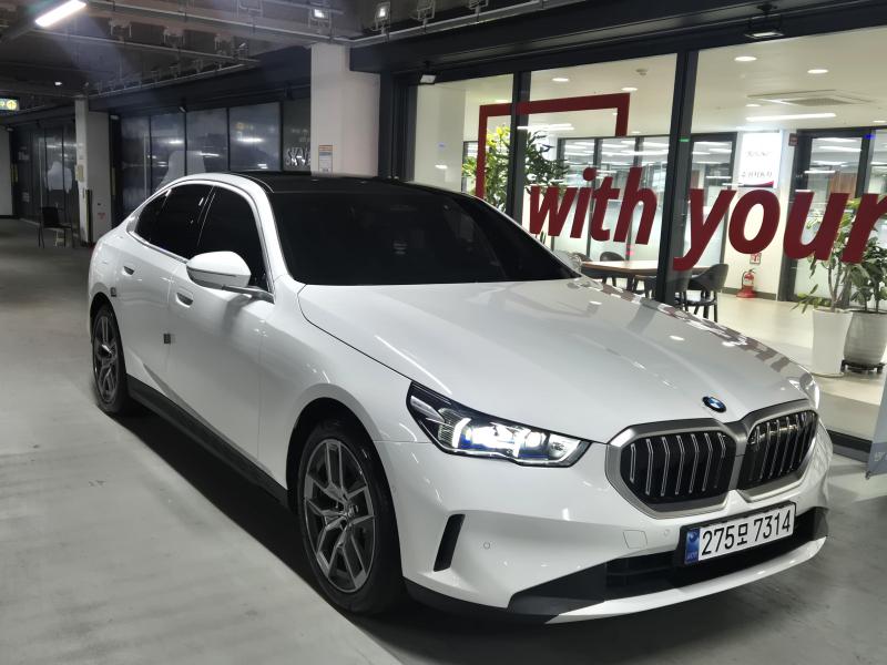 BMW 5�ø���(8����) 520i 