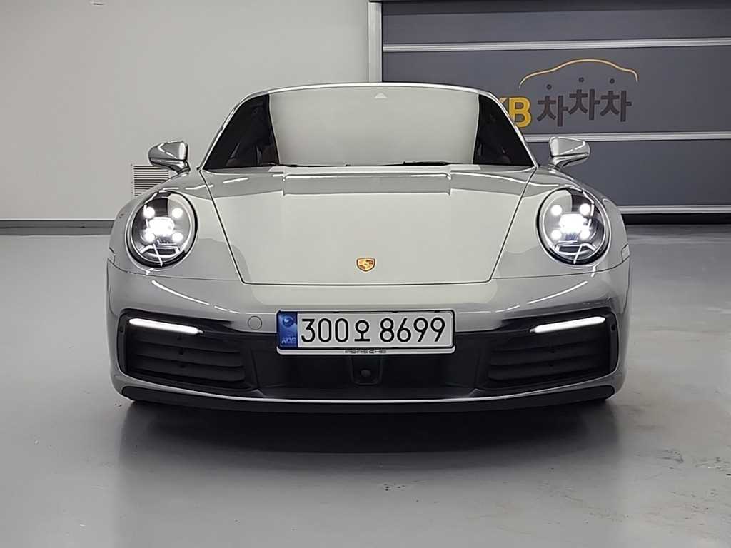 ������ 911(992) Ÿ���� 4S 