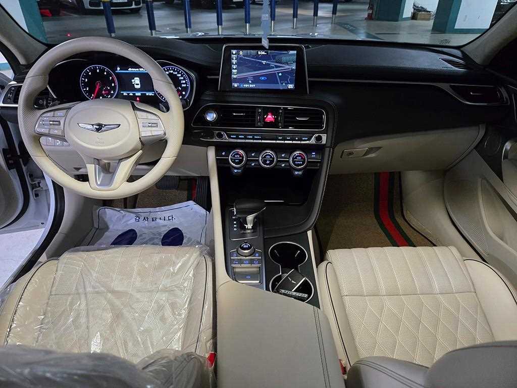 ���׽ý� G70 2.0T ������