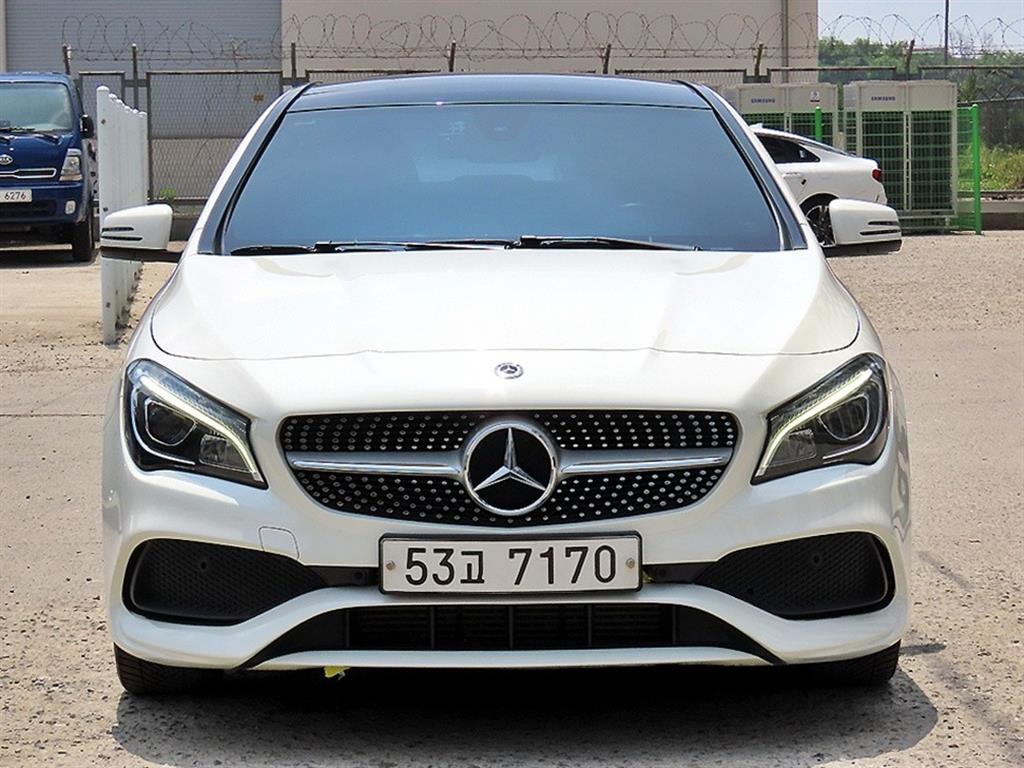 ���� CLAŬ���� CLA220 AMG ����