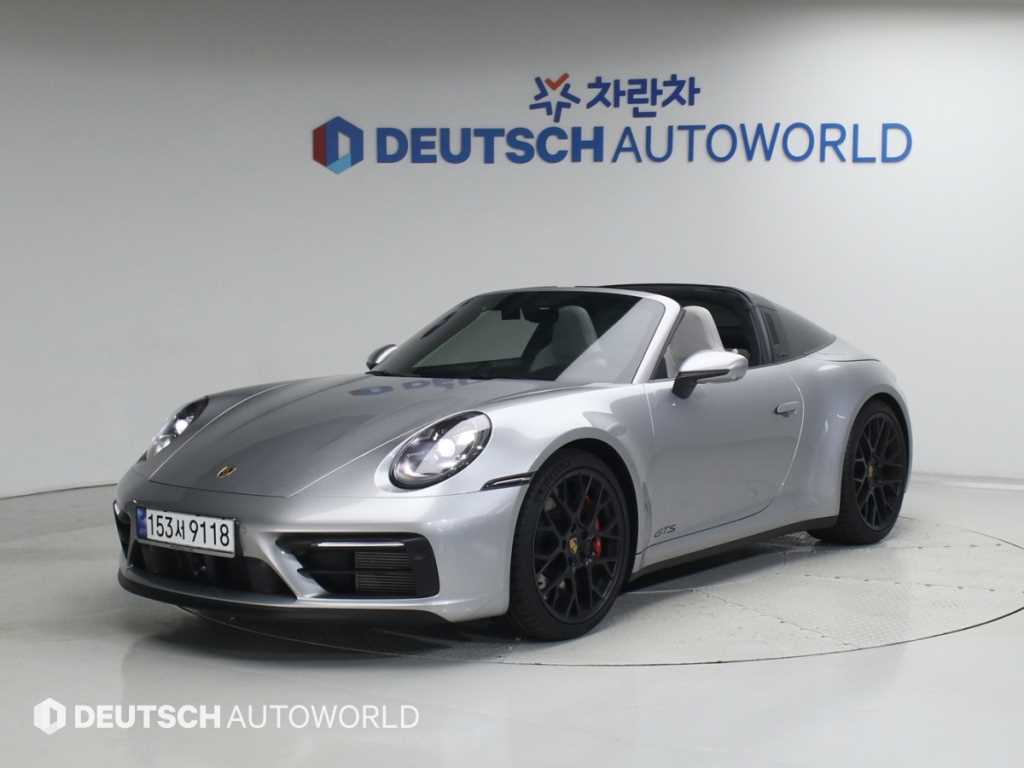 ������ 911(992) Ÿ���� 4 GTS
