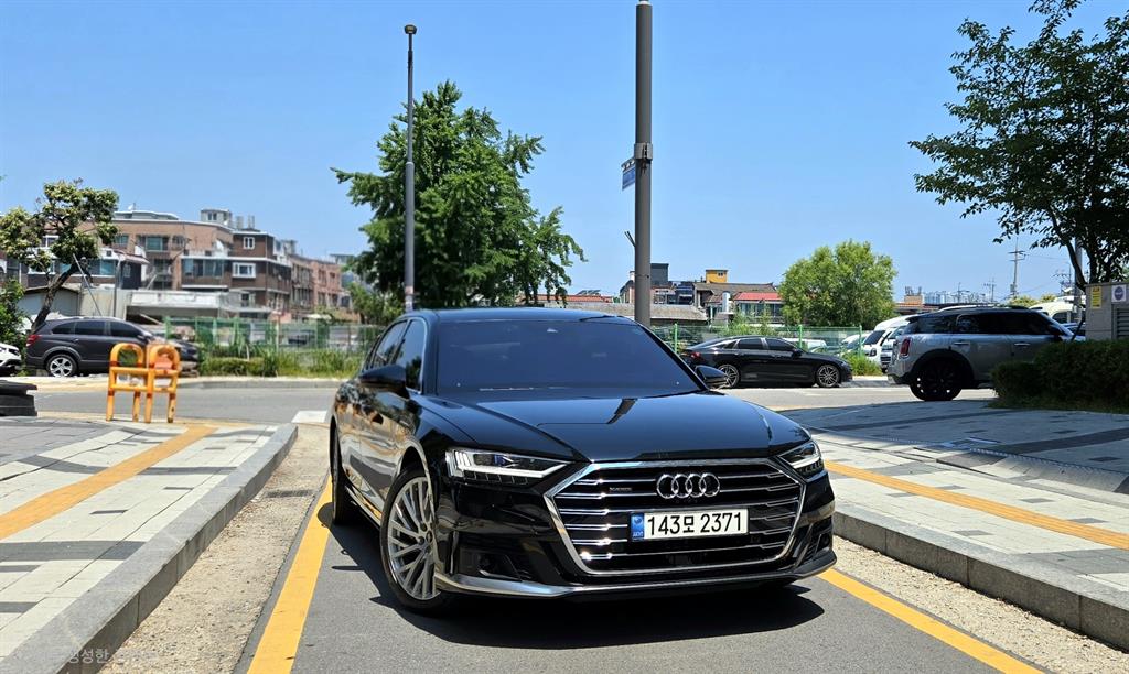�ƿ�� A8(4����) L 55 TFSI ��Ʈ�� 