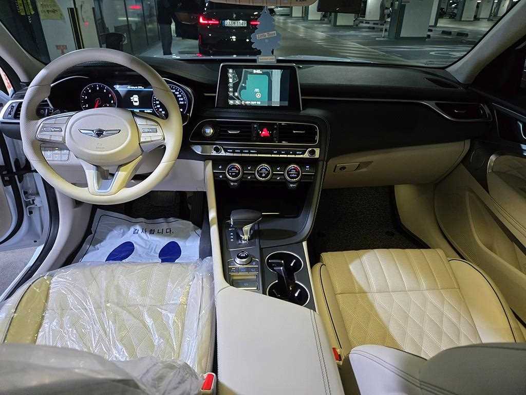 ���׽ý� G70 2.0T ����Ʈ