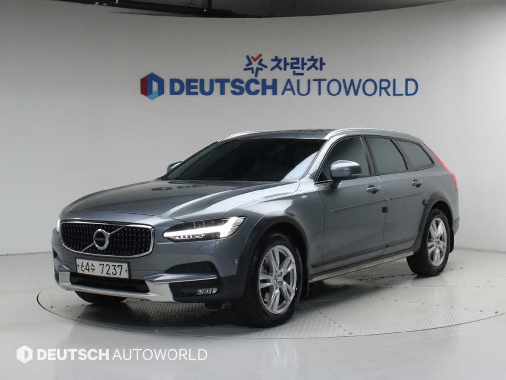 ���� V90 ũ�ν���Ʈ�� 2.0 T5 AWD 