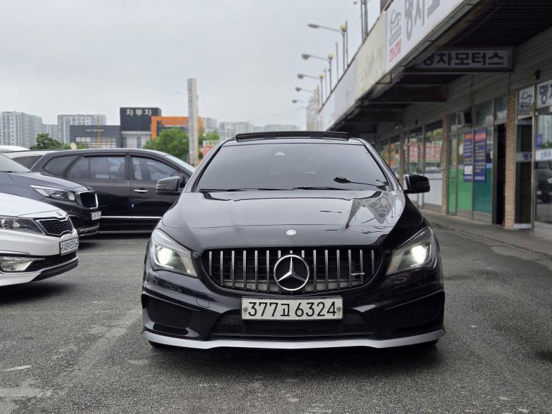 ���� CLAŬ���� CLA45 AMG 4��ƽ 