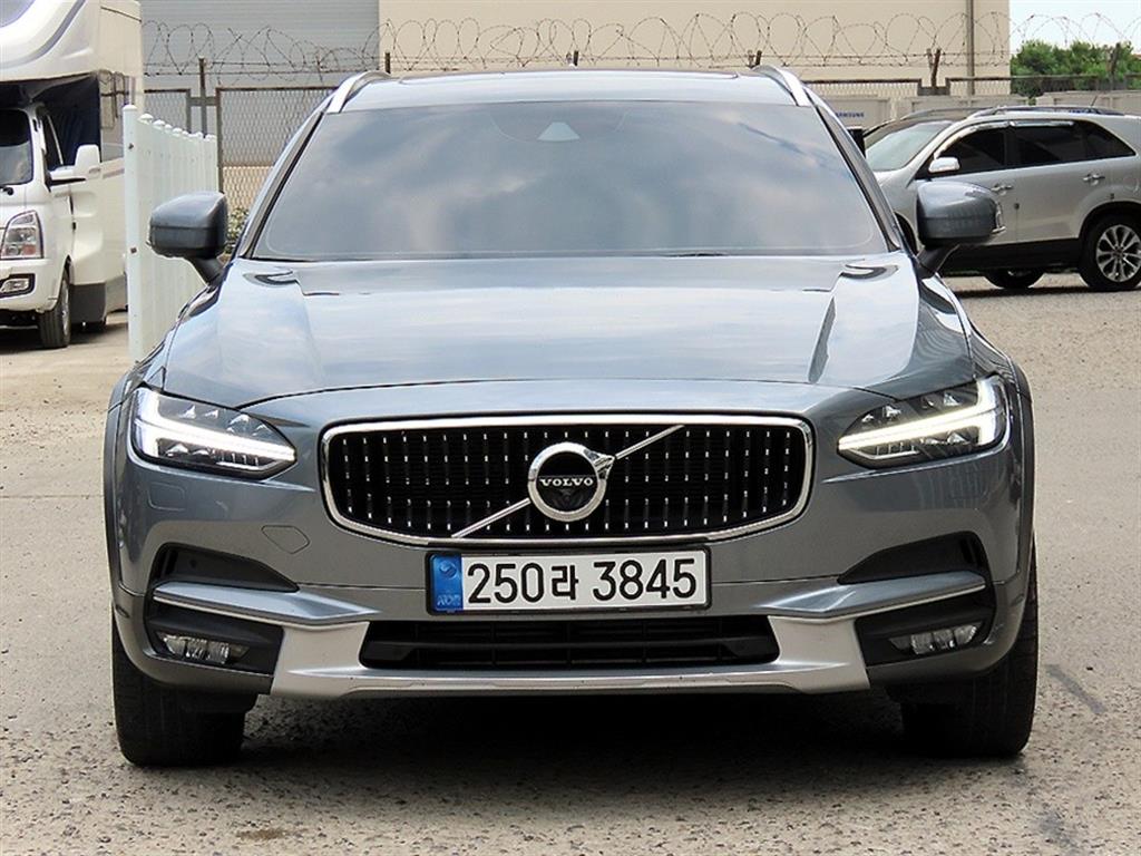 ���� V90 ũ�ν���Ʈ�� 2.0 T5 AWD ����
