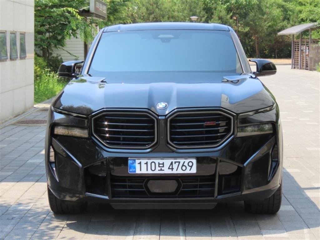 BMW XM 4.4 V8 PHEV ���̺�