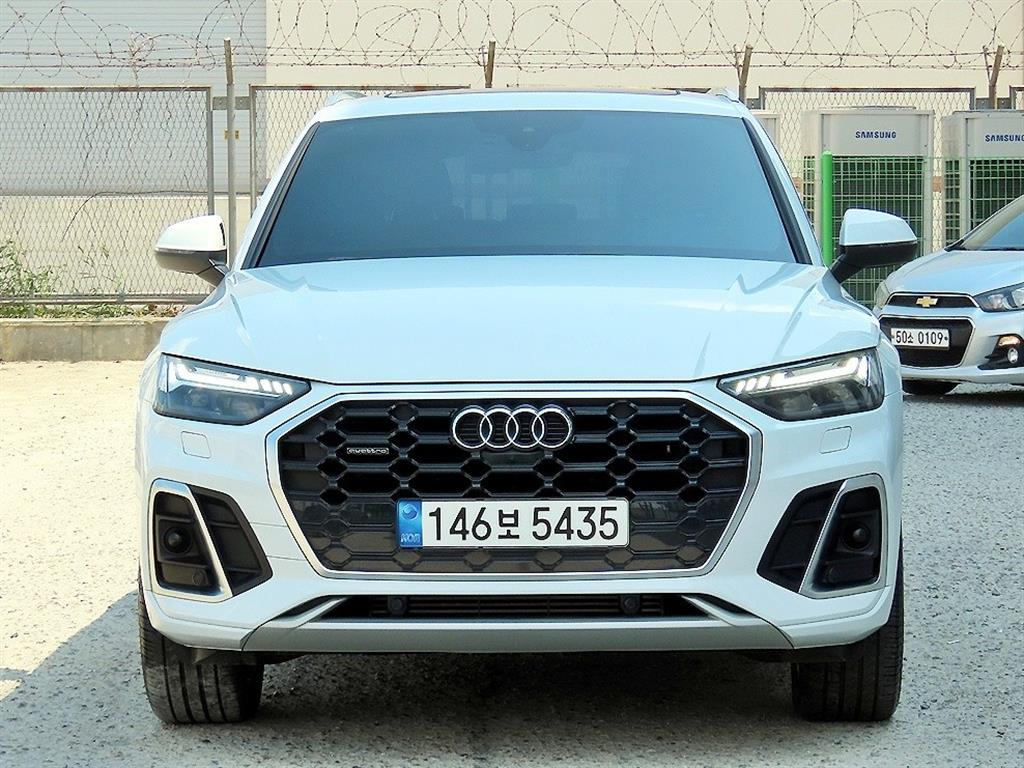 �ƿ�� Q5(2����) 45 TFSI ��Ʈ�� �����̾�