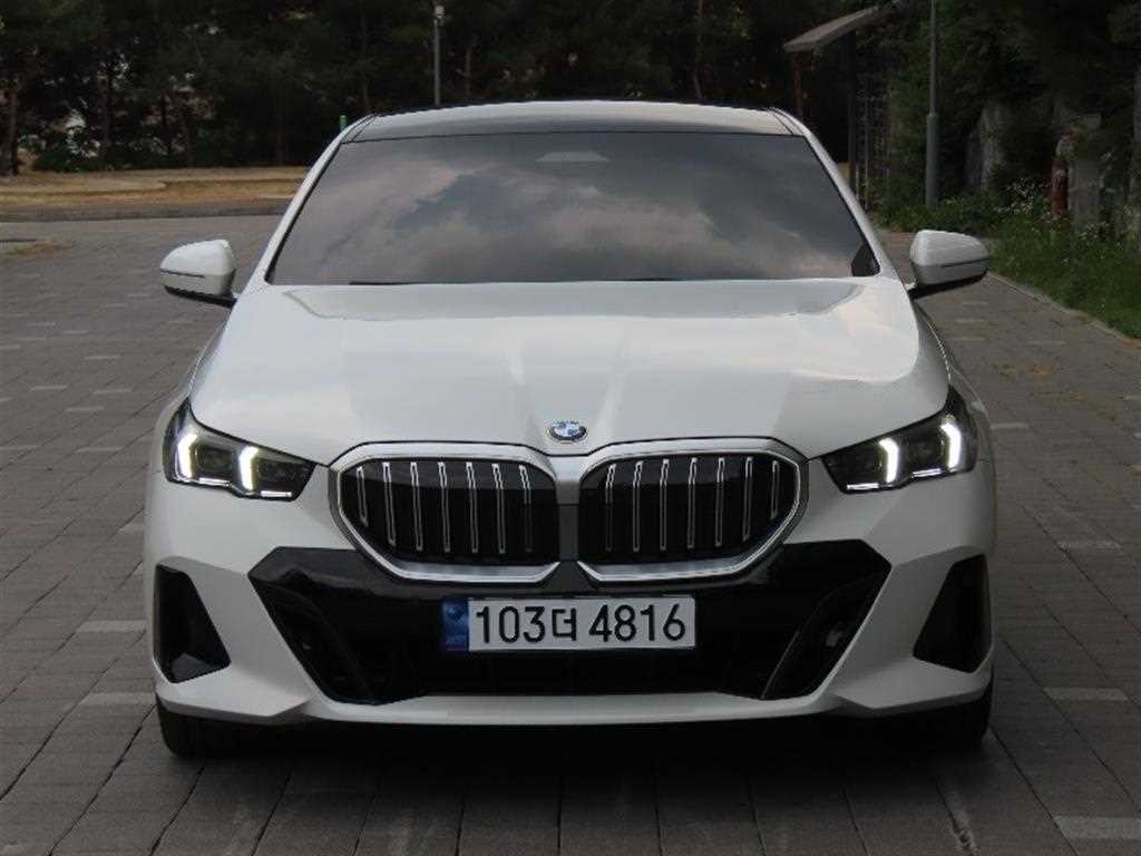BMW 5�ø���(8����) 530i xDrive M ������