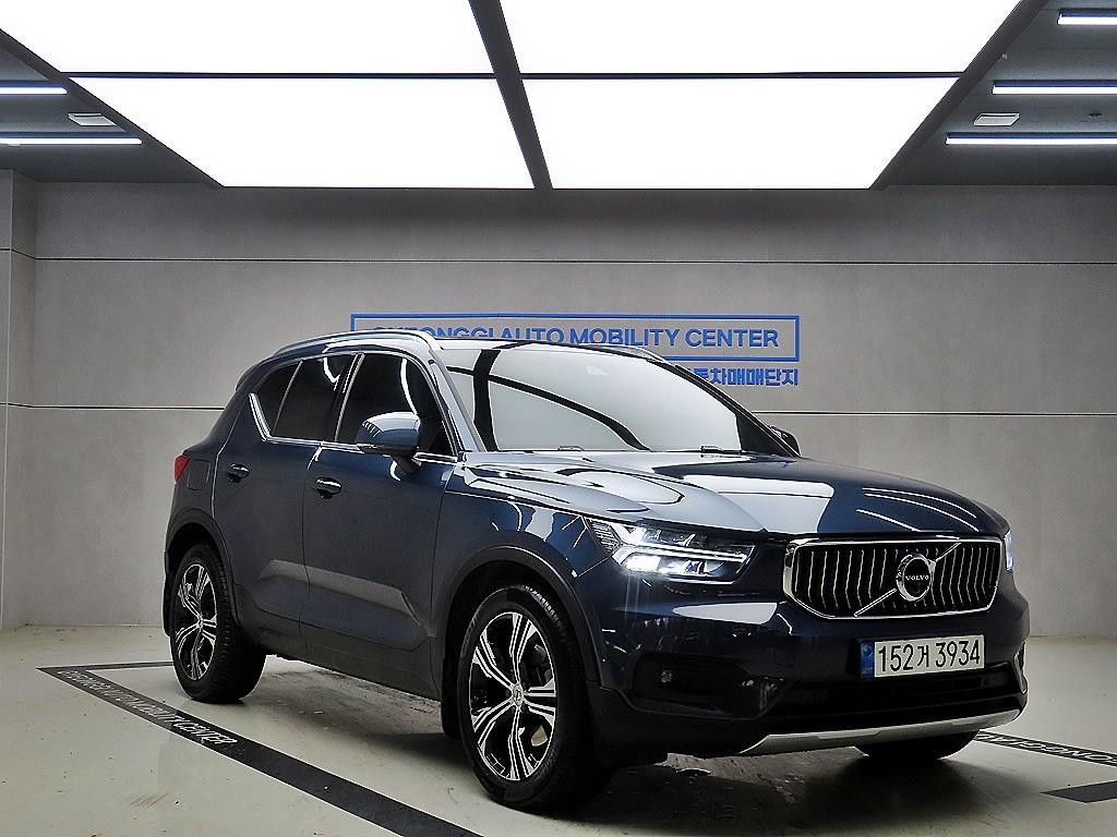 ���� XC40 2.0 B4 AWD �ν�ũ����