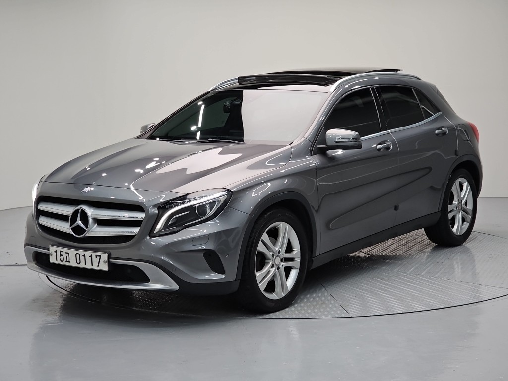 ���� GLAŬ���� GLA 200 d 4��ƽ 