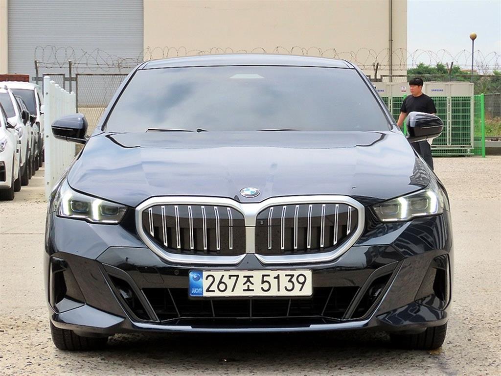 BMW 5�ø���(8����) 523d M ������