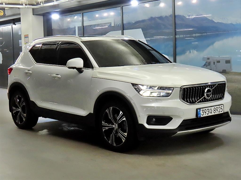 ���� XC40 2.0 B4 AWD �ν�ũ����
