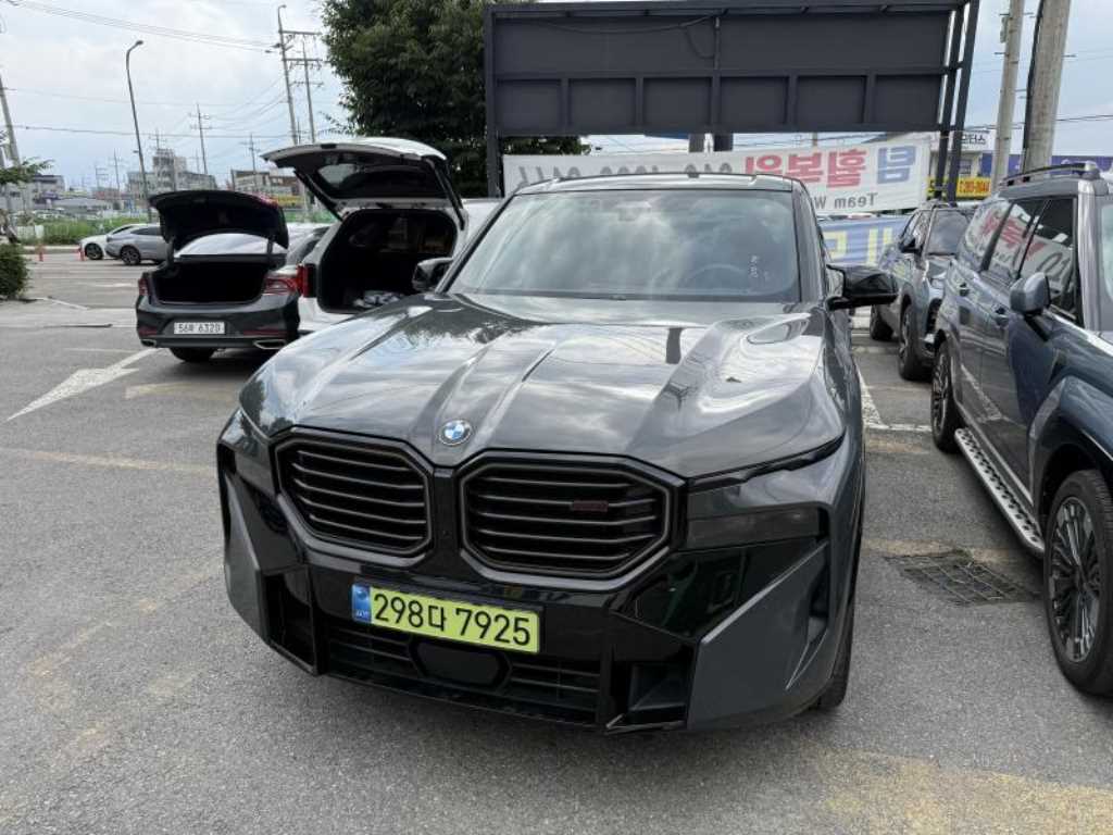 BMW XM 4.4 V8 PHEV ���̺�