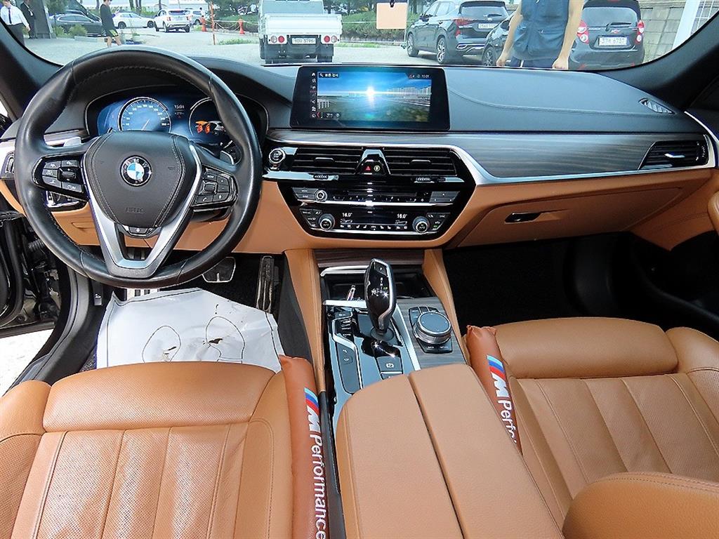 BMW 5�ø���(7����) 520d M�������� �÷���