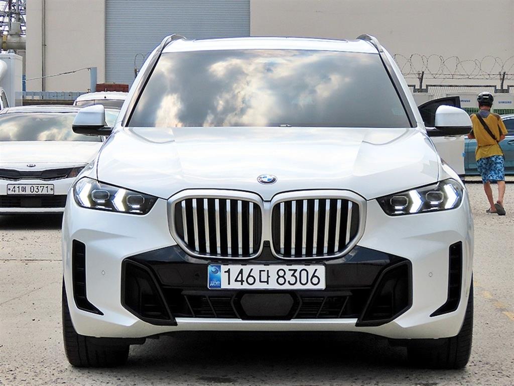 BMW X5(4����) 40i xDrive M ��������