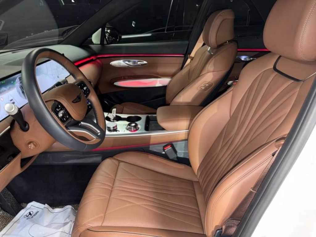 ���׽ý� ���� GV70 2.5T AWD �⺻��