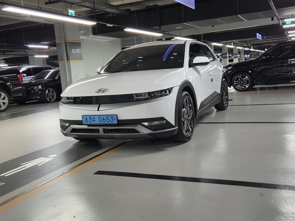 ���� ���̿��� 5 EV AWD �շ����� �ͽ�Ŭ��ú�