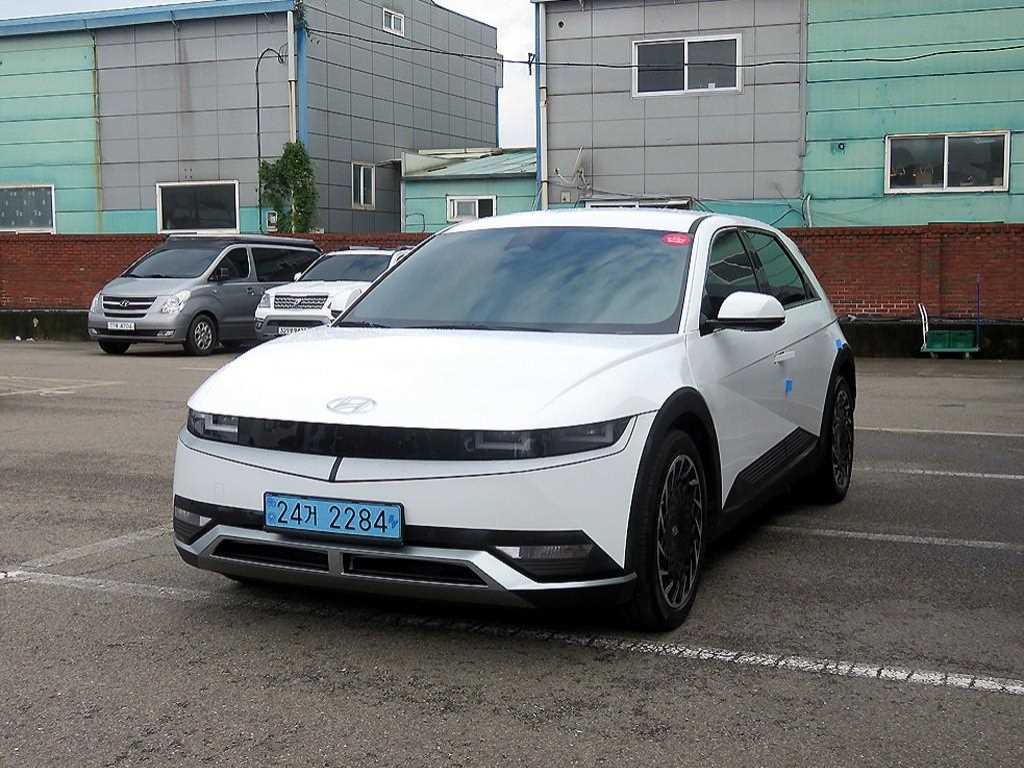 ���� ���̿��� 5 EV 2WD �շ����� �ͽ�Ŭ��ú�