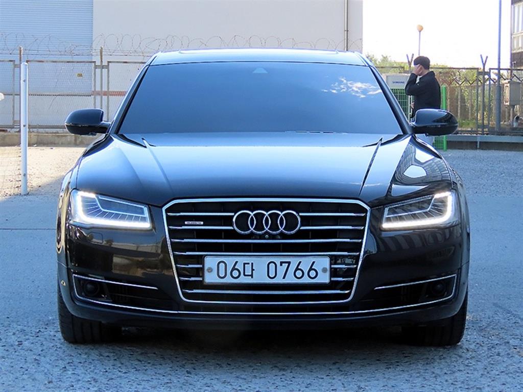 �ƿ�� A8(3����) 60 TDI ��Ʈ�� LWB 4��Ʈ