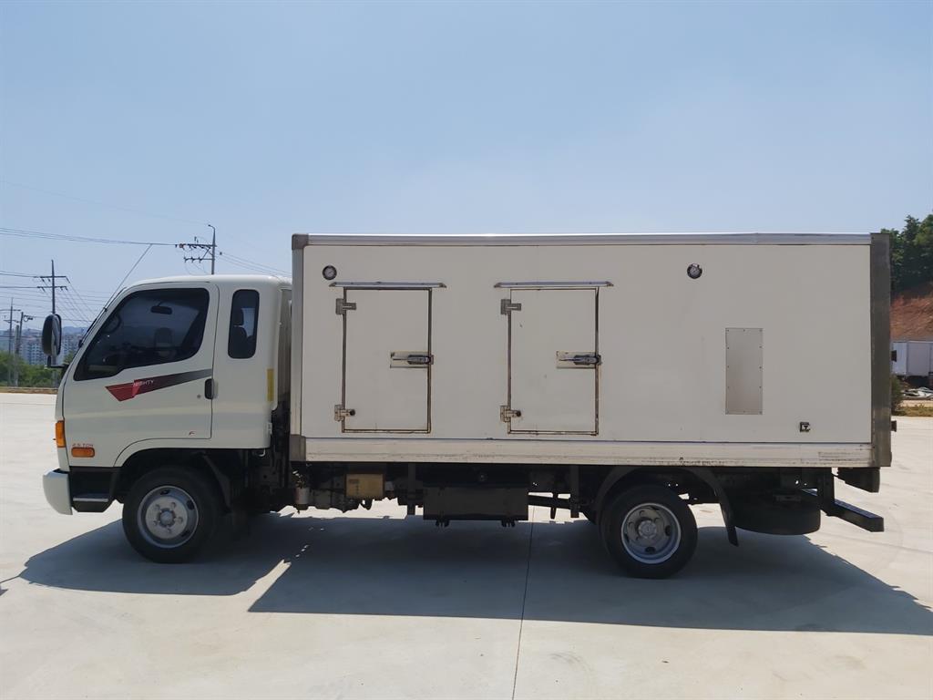 Hyundai Mighty E-Maiti Хөргөгчтэй 2.5т