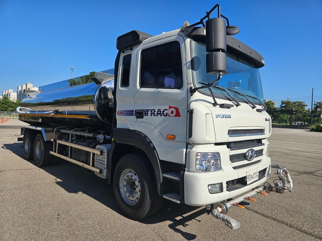 Hyundai Trago